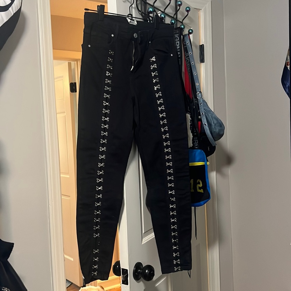Top shop front clasp detailed jeans